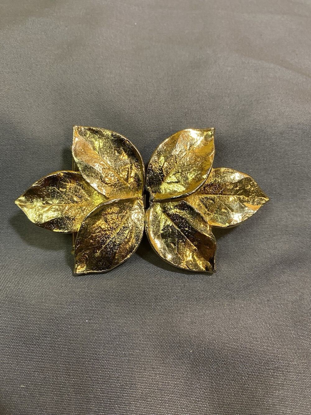 Vtg Designer Mimi di N 3-Leaf Cluster Belt Buckle Interlocking Gold MCM Retro